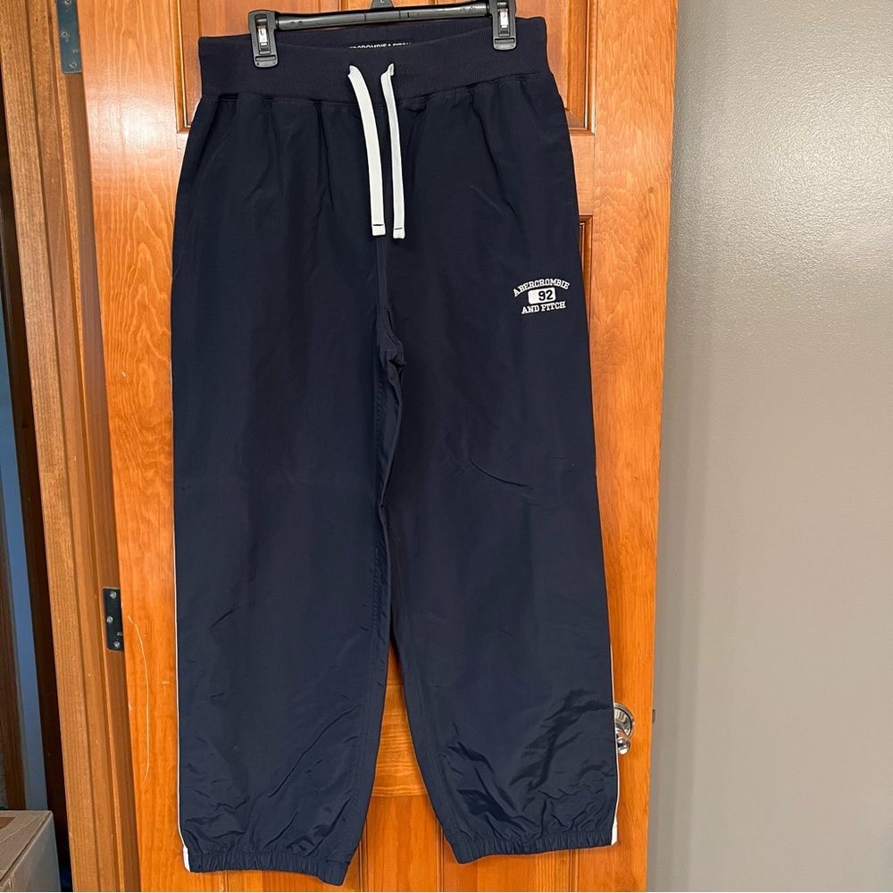 Abercrombie & Fitch pants - Picture 9 of 11